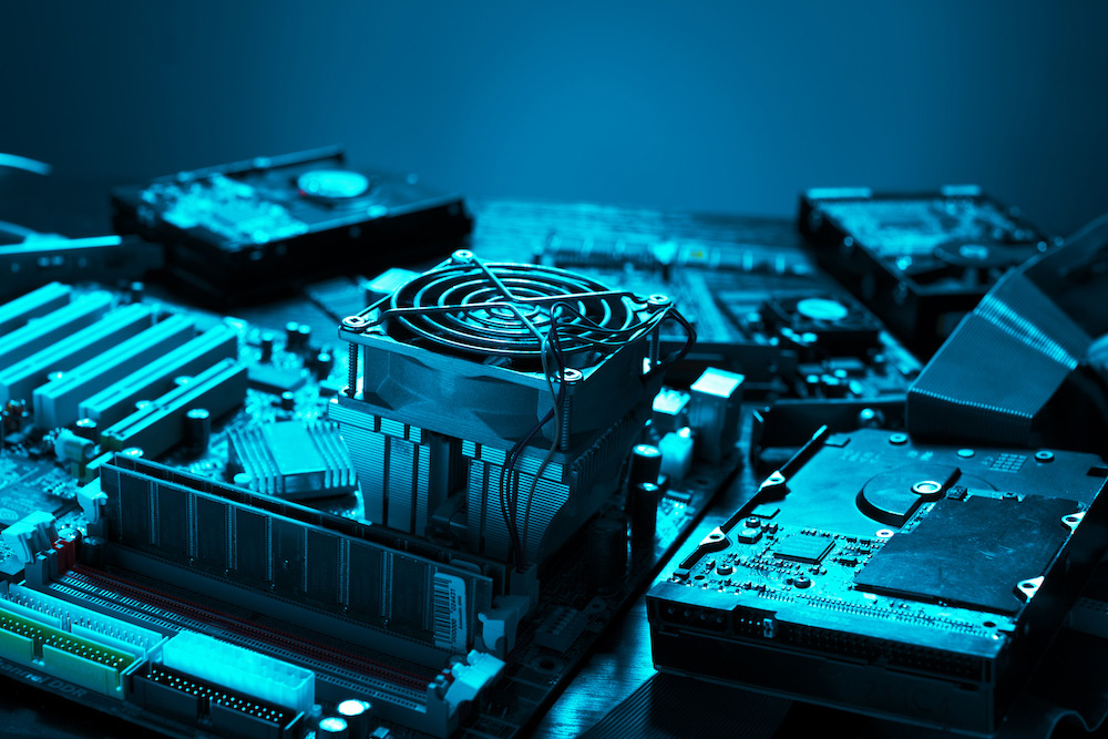 Descubre cómo la destrucción de RAEE con certificado ayuda a tu empresa a cumplir la normativa ambiental y de protección de datos.